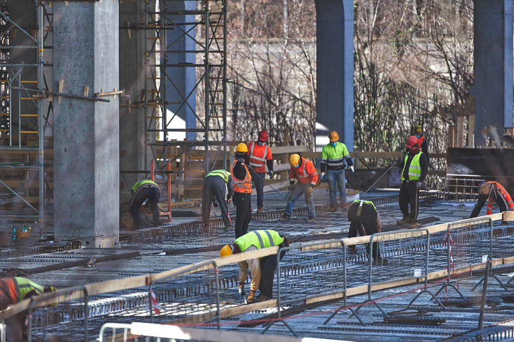 Contractors on site - representation of ISNetworld® compliance